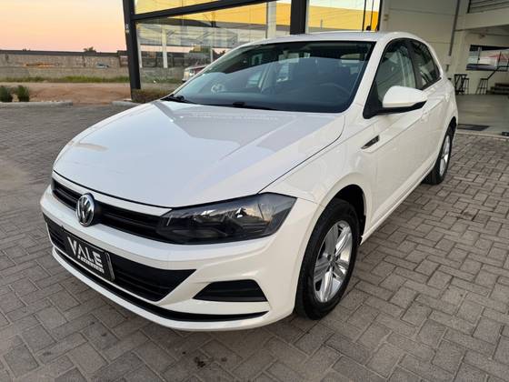 VOLKSWAGEN POLO 1.0 MPI TOTAL FLEX MANUAL VOLKSWAGEN POLO 1.0 MPI TOTAL FLEX MANUAL